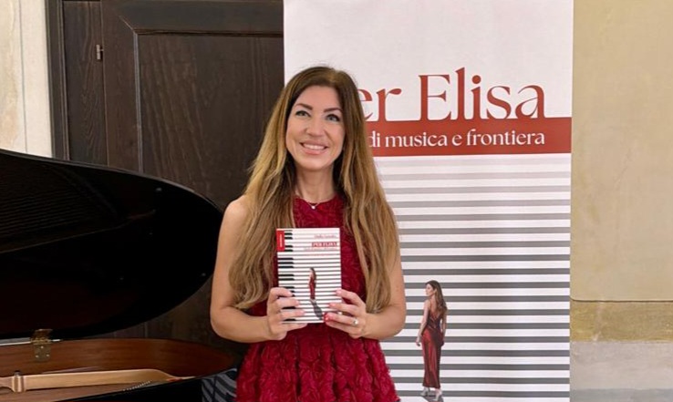La celebre pianista Giulia Vazzoler in libreria con “PER ELISA. Storie di musica e di frontiera”
